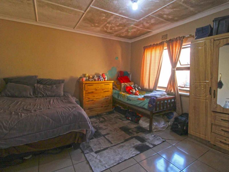 4Units For Sale in Newclare - Photo 8