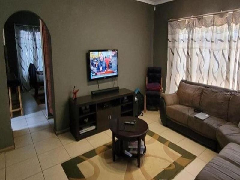 Priced to sell property - Photo 4