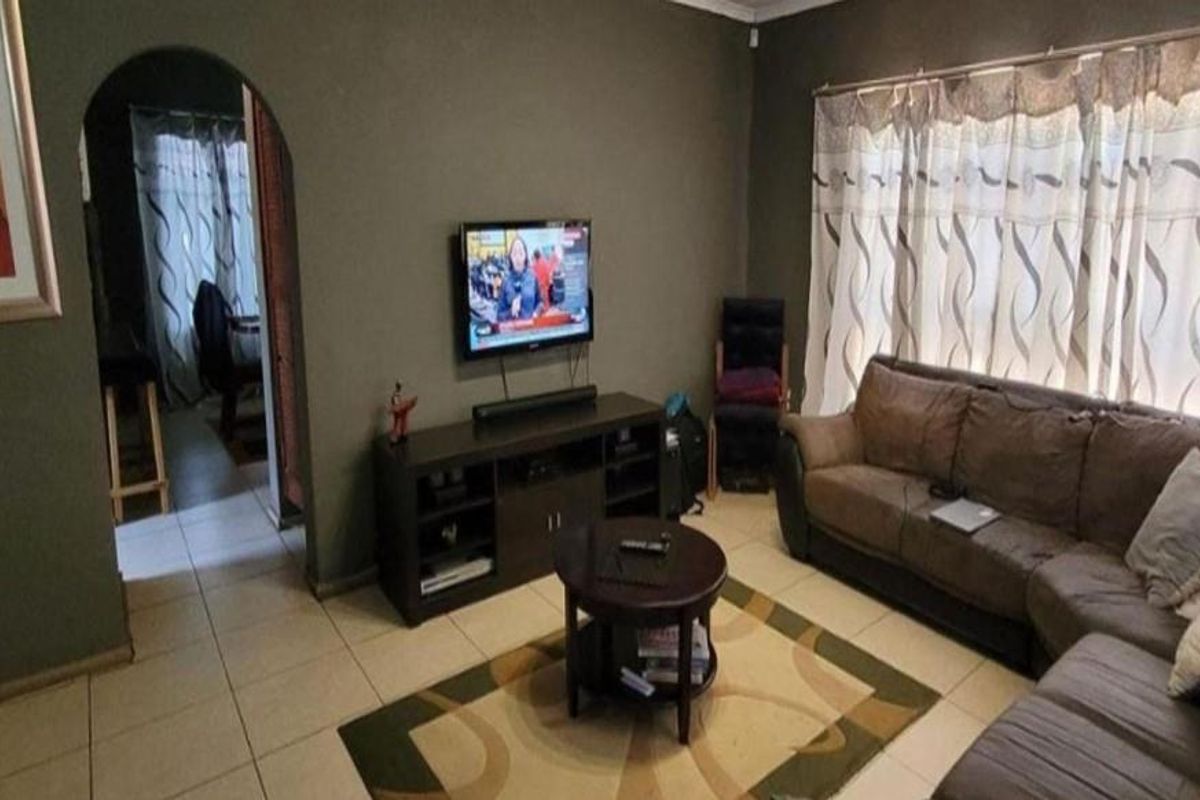 Priced to sell property - Photo 4