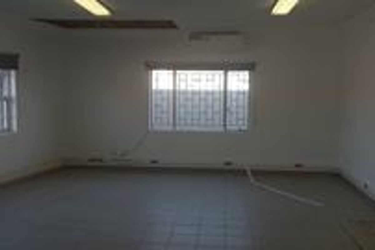 Office To Let - Photo 3