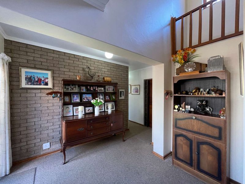Spacious 4 Bedroom Holiday Home with Flatlet Just 280m from Klein Brak River's Blue Flag Beach - Photo 8
