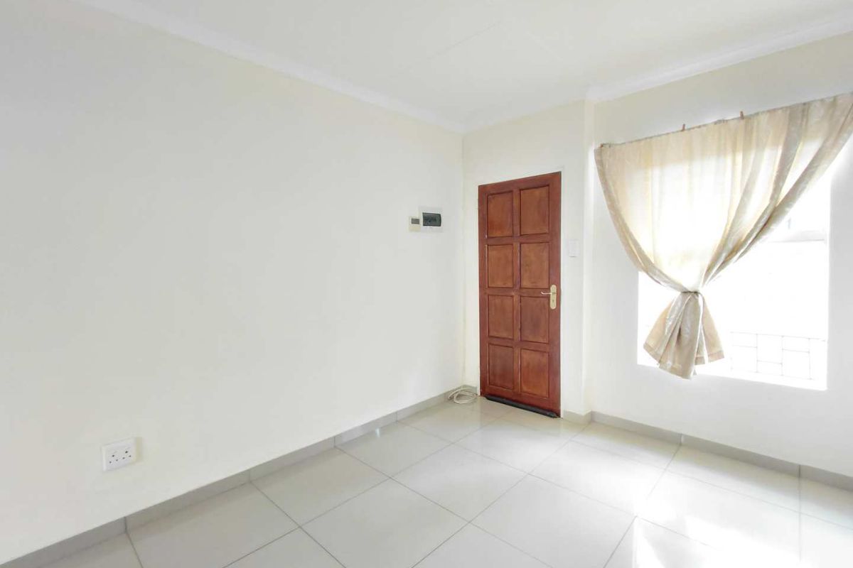 3-Bedroom 1 Bath Home in Witpoortjie - Photo 4