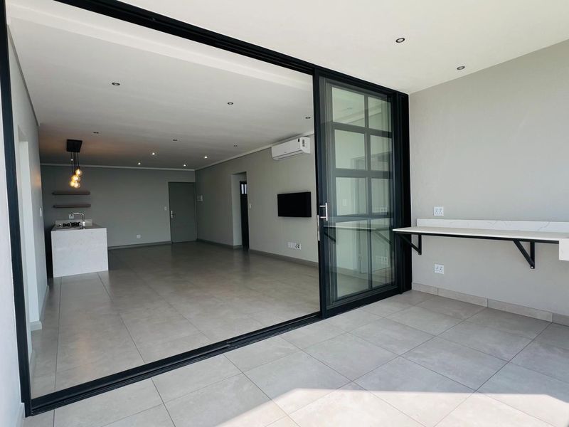 Ascend to Midstream - 3 Bedroom Luxury Apartment Available Immediately - Photo 2