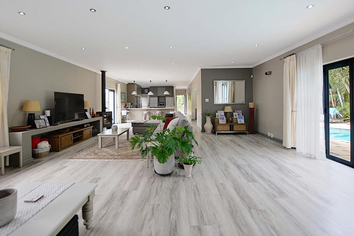 Exceptional 5-Bedroom Home with Versatile Studio in Flamingo Vlei - Photo 4