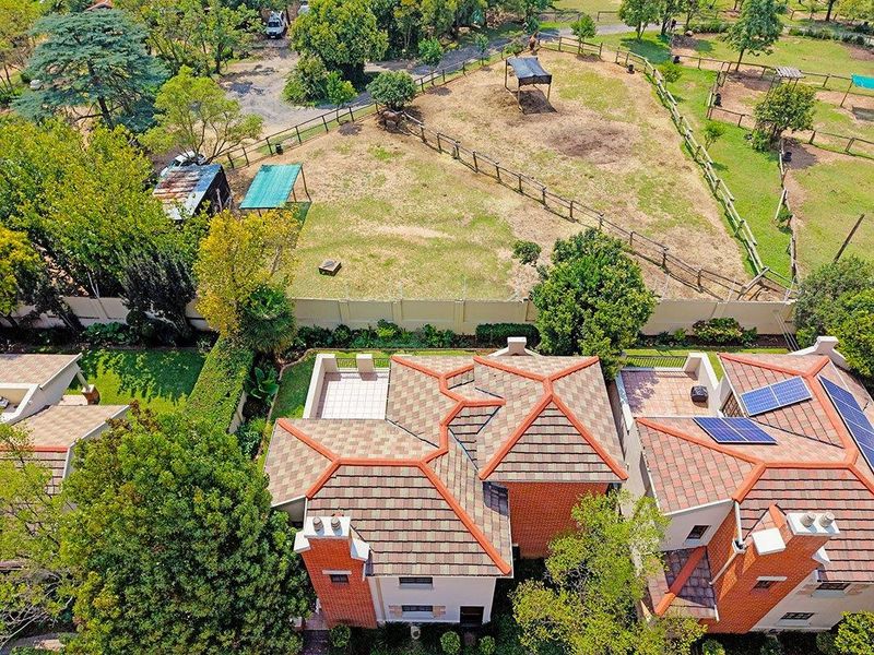 Terrific 3 Bed 2 Bath Townhouse In the Best Part of The Complex_Pet friendly with views for days - Photo 5