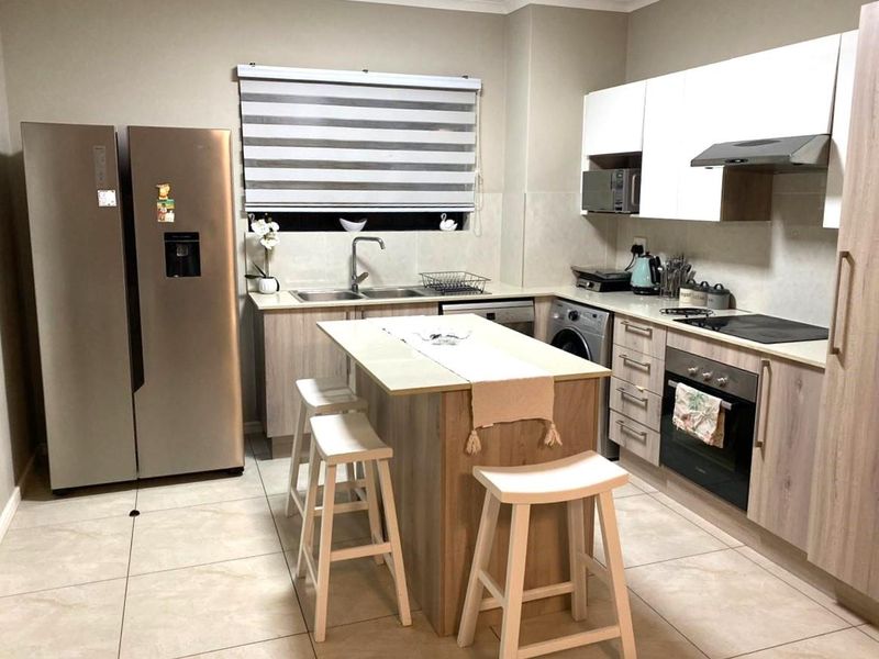 Spacious living at its best ! - Photo 3