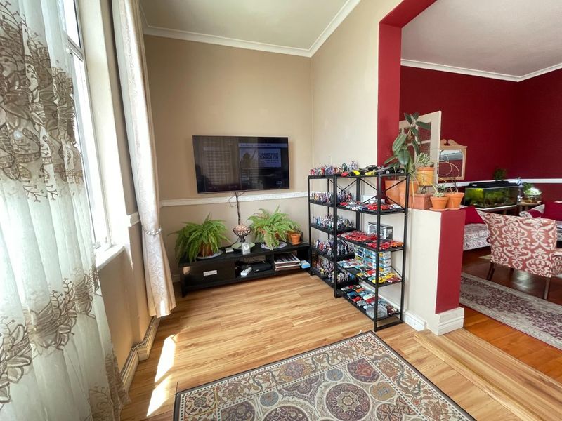 1.5 Bedroom Apartment with Open-Plan Living and Automated Garage - Photo 6