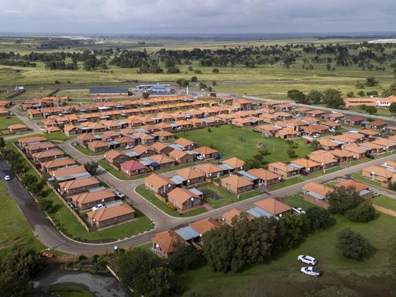 24 FULL TITLE MODERN 2-BEDROOM SIMPLEX UNITS AVAILABLE - Photo 10