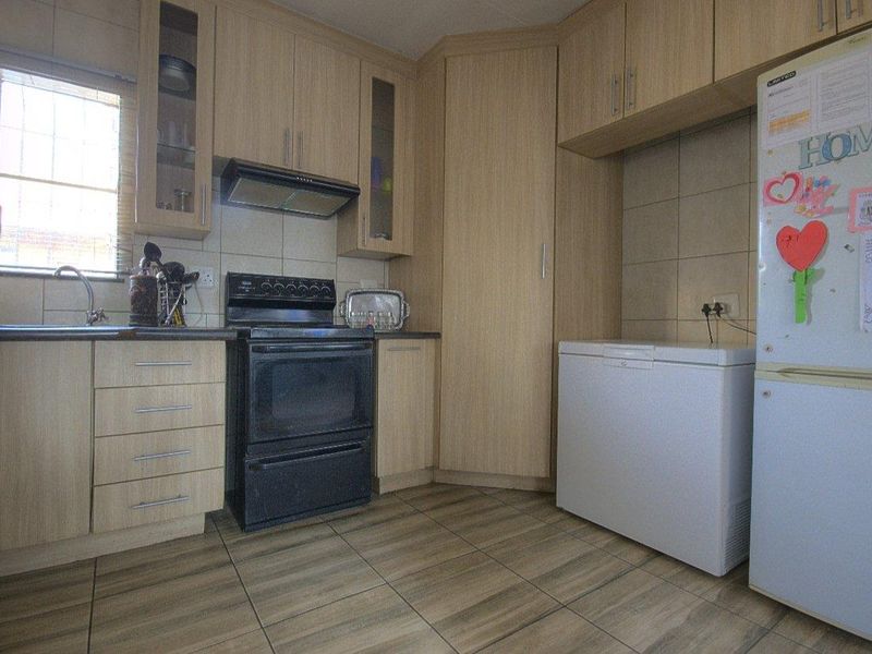 Investment opportunity or Multi family commune - Photo 9