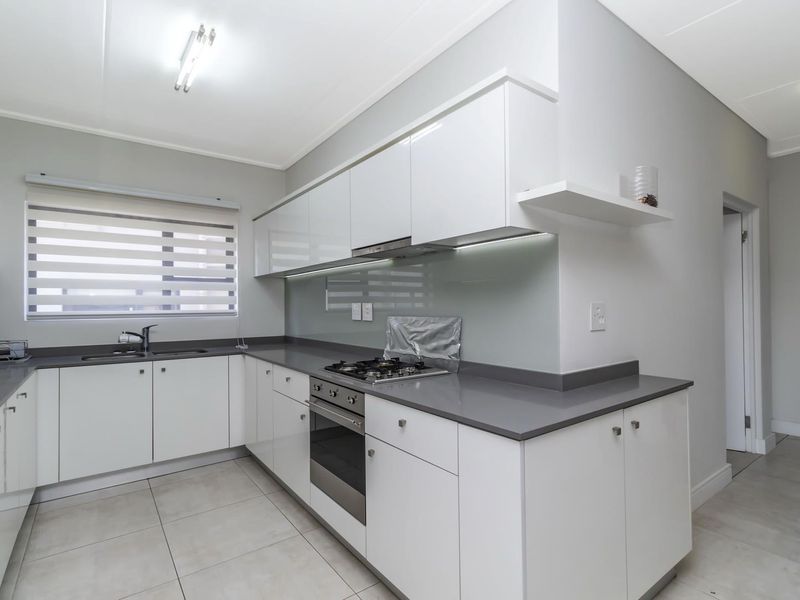 Unfurnished lock up and go - Photo 9