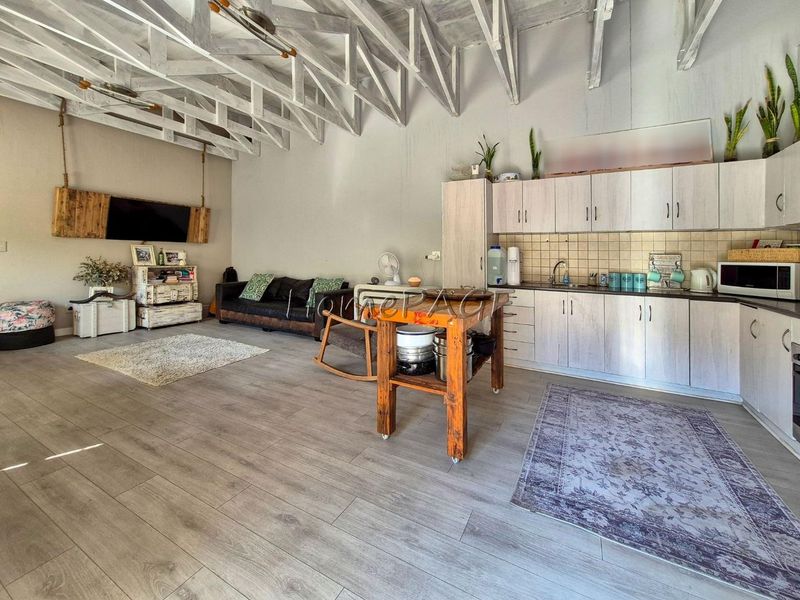 Central, Walvis Bay:  Quaint 3Bedr LOCK-UP-AND-GO-style home for sale