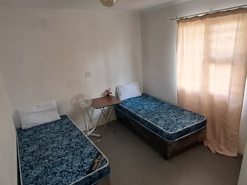 Furnished 2-Bedroom Outbuilding with WiFi – Pet Friendly - Photo 5