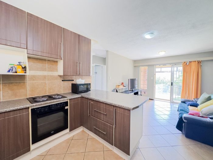 Property #2494030, Townhouse For Sale in Mooikloof Ridge