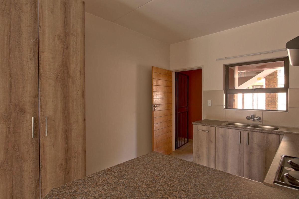 2Bed - Ground Floor Apartment - Photo 3