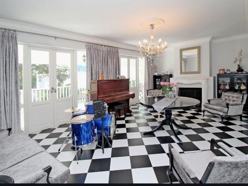 Spacious renovated family home - Photo 5