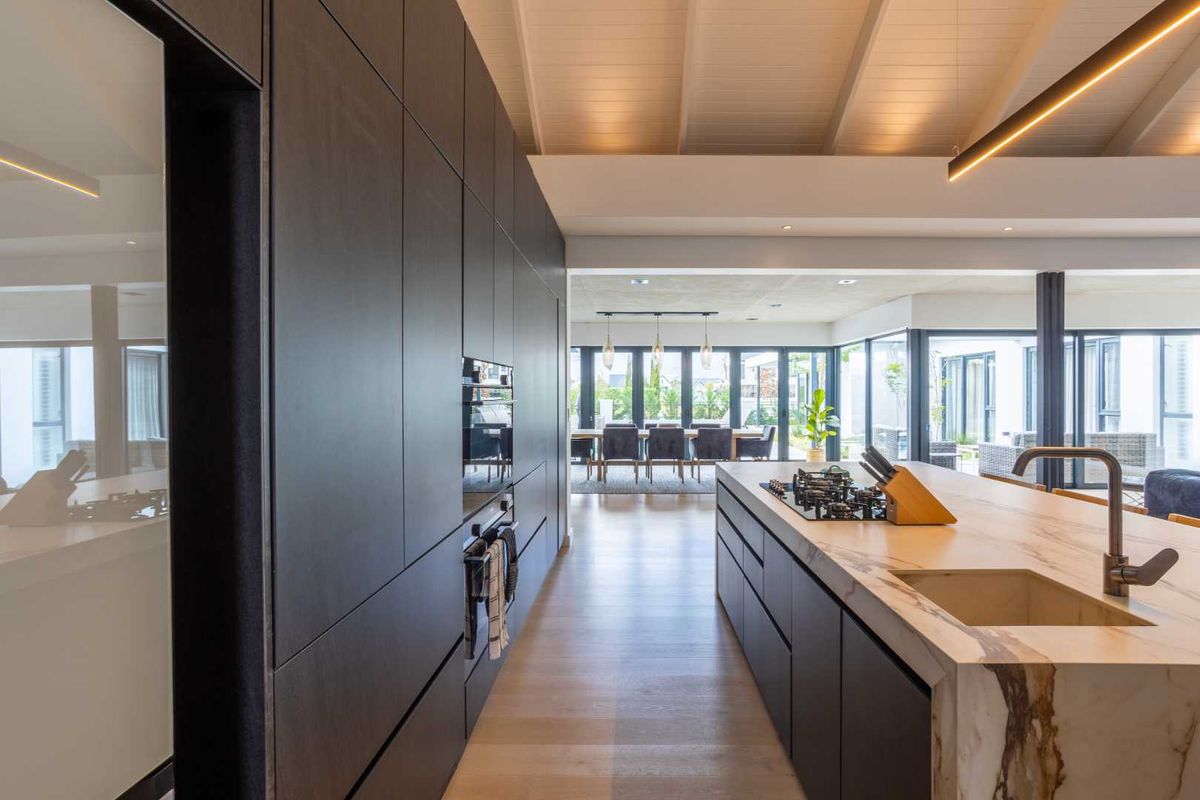 Exceptional Five-Bedroom Furnished Home to Rent in La Vue Neighbourhood on Val de Vie Estate - Photo 5