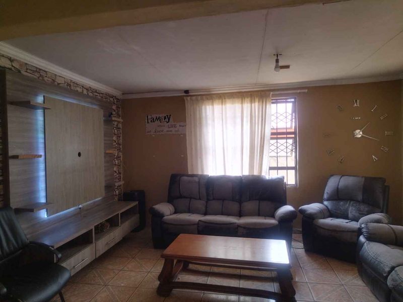 4 bedrooms house for sale in Mabopane S - Photo 6