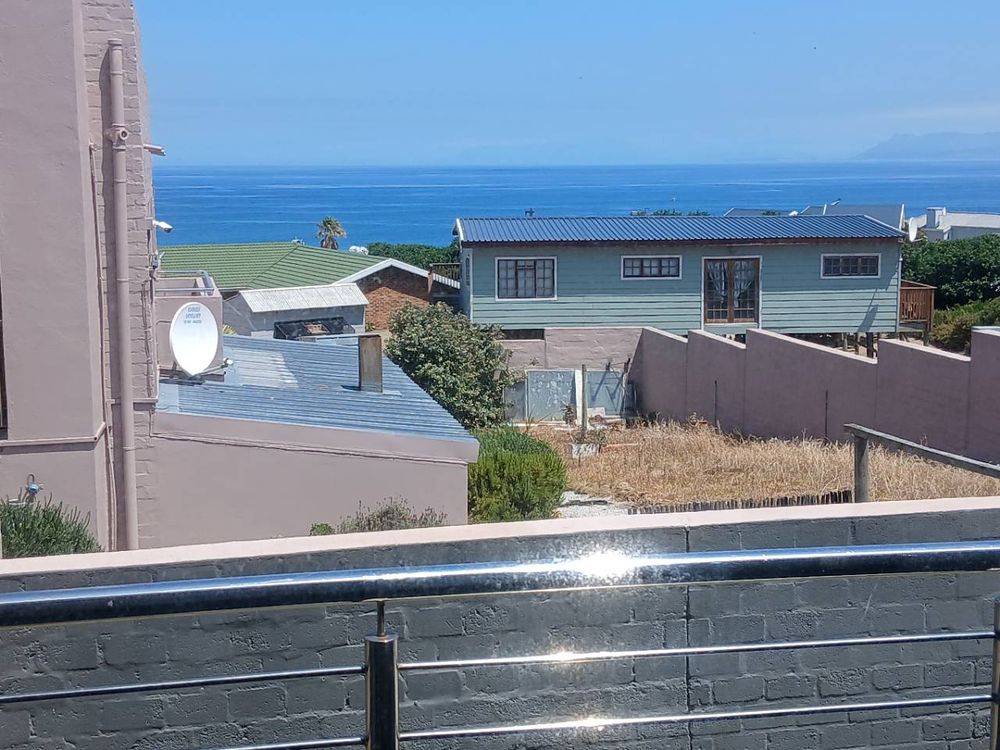 Yet a more closer look - as from Main Bedroom (and its Balcony).