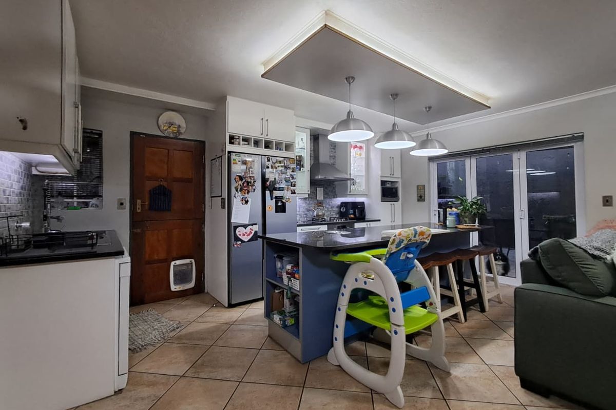 3 Bedroom Duplex in Secure Albemarle Estate - Photo 5