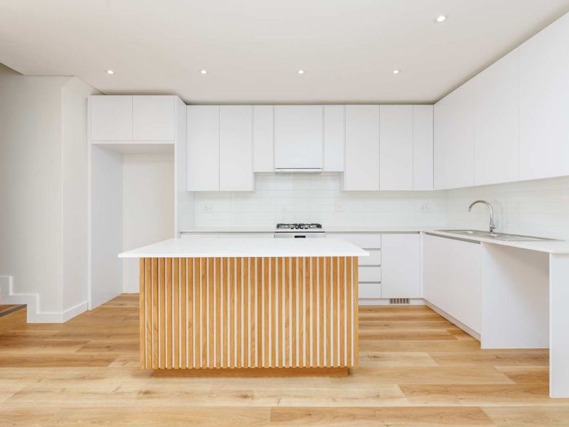 Sophisticated Winelands Living in a Modern Double-Storey Home in Volière Estate Stellenbosch - Photo 5