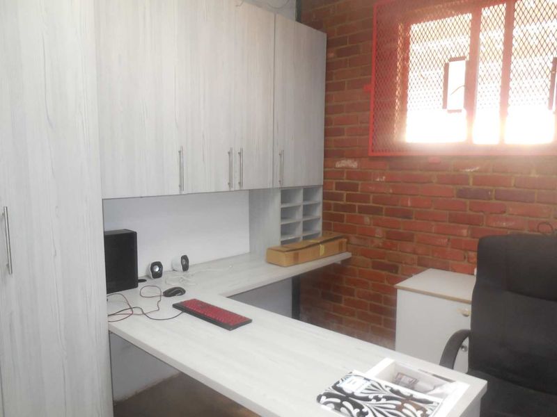 Offices for Rental in the Prime area of Silverton - Photo 9