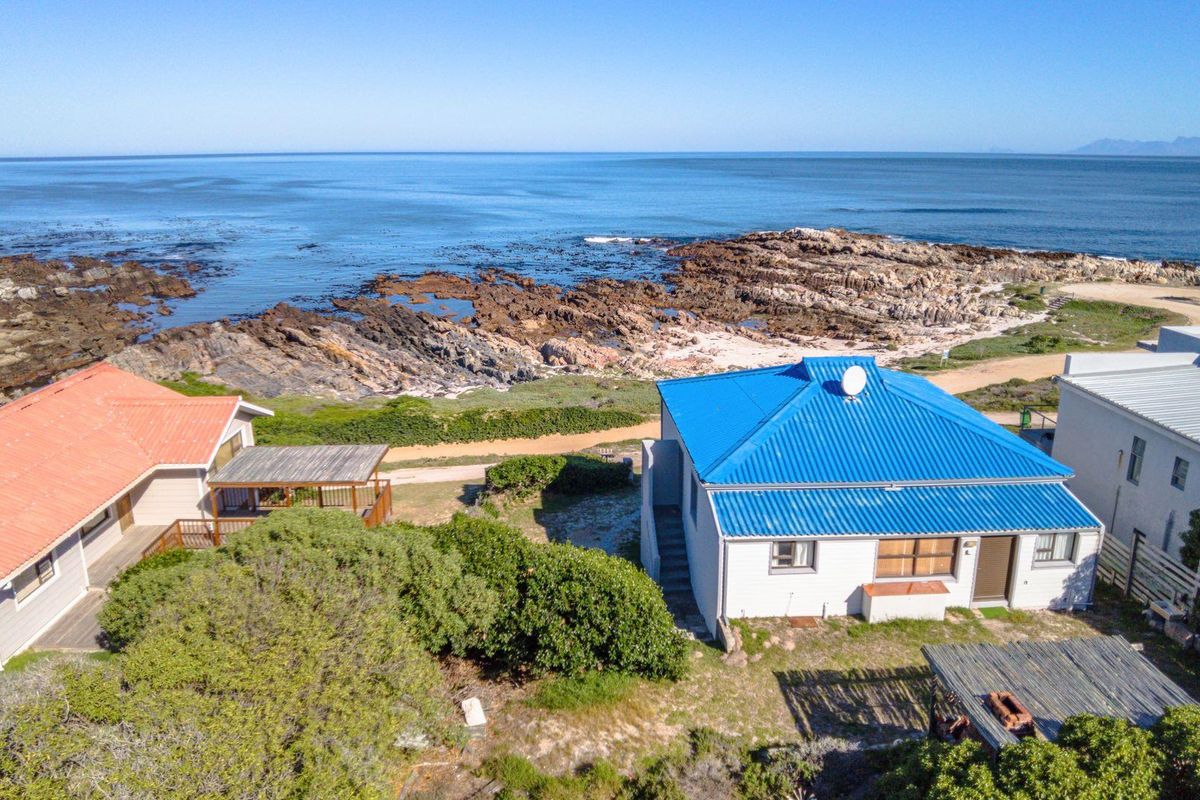 Sea Breezes and Serenity - Photo 2