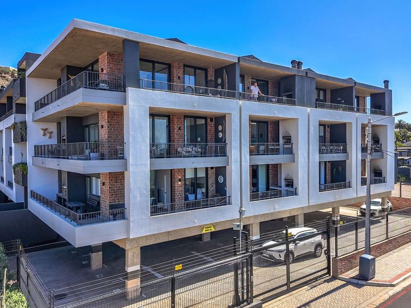 Prime Coastal Investment: Fully Furnished Apartment with Sea Views - Price Includes VAT - No Transfer Duty - Photo 9