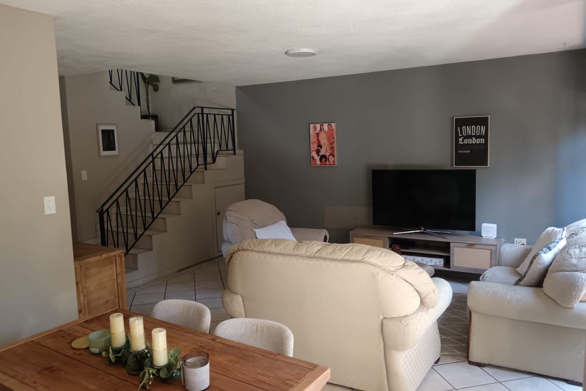 2 Bedroom Apartment for Sale in Croydon - Photo 4