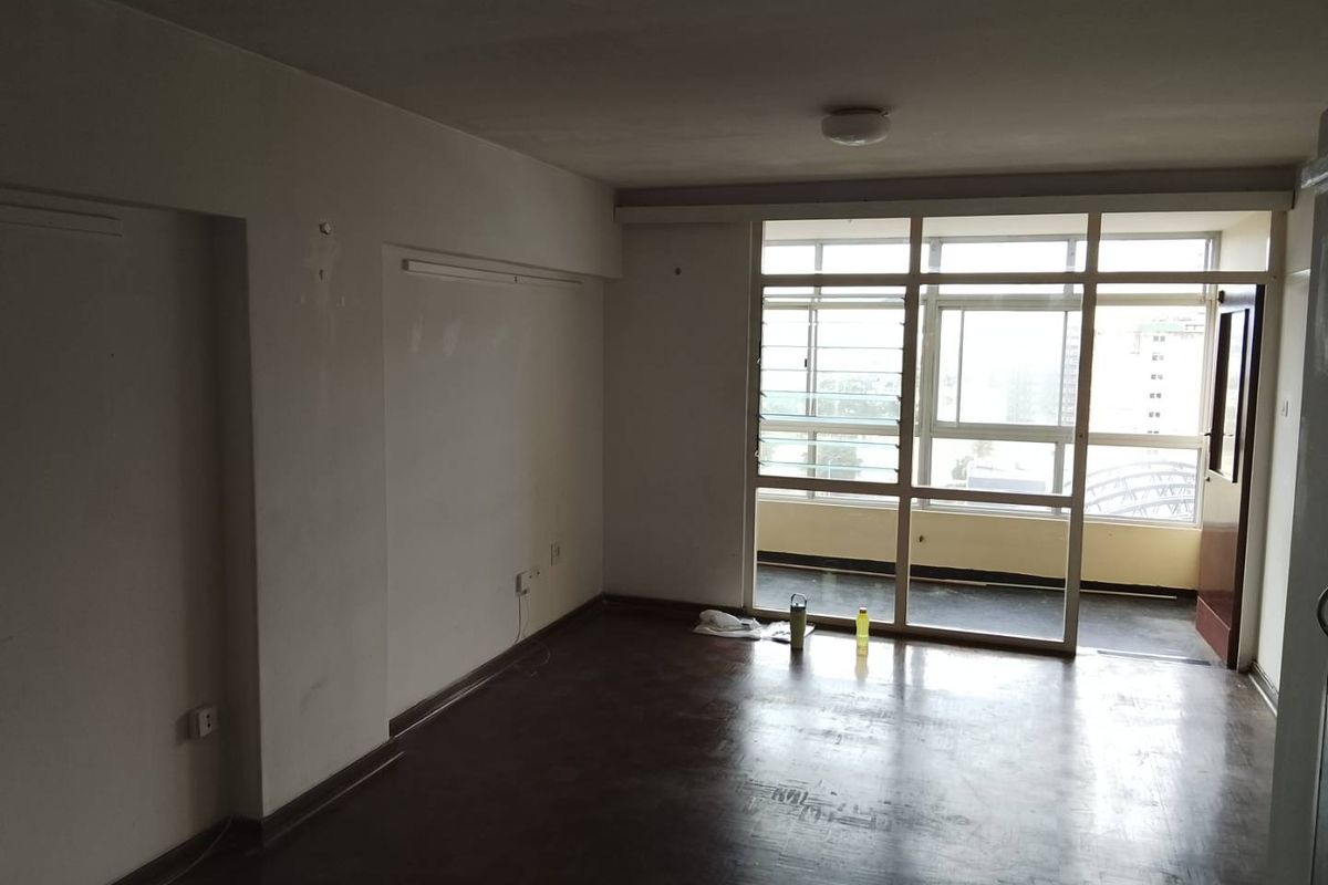 🌊 Rare Find in North Beach – Sea-Side Living with Iconic Stadium Views! 🌊 - Photo 4