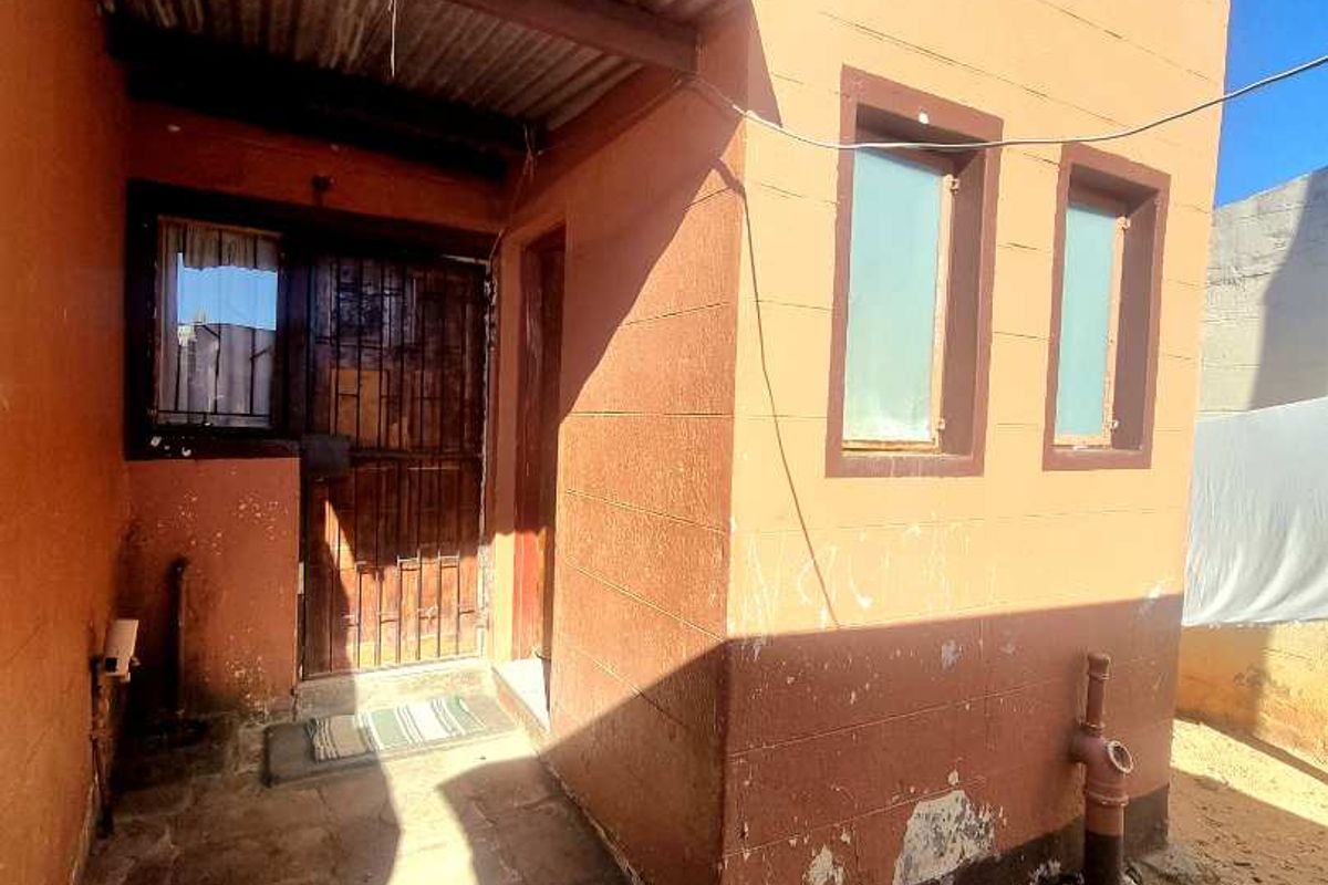 SINGLE QUARTER HOUSE FOR SALE - Photo 2