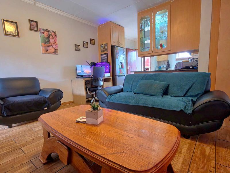 2 Bedroom Townhouse in Meyersdal - Photo 4