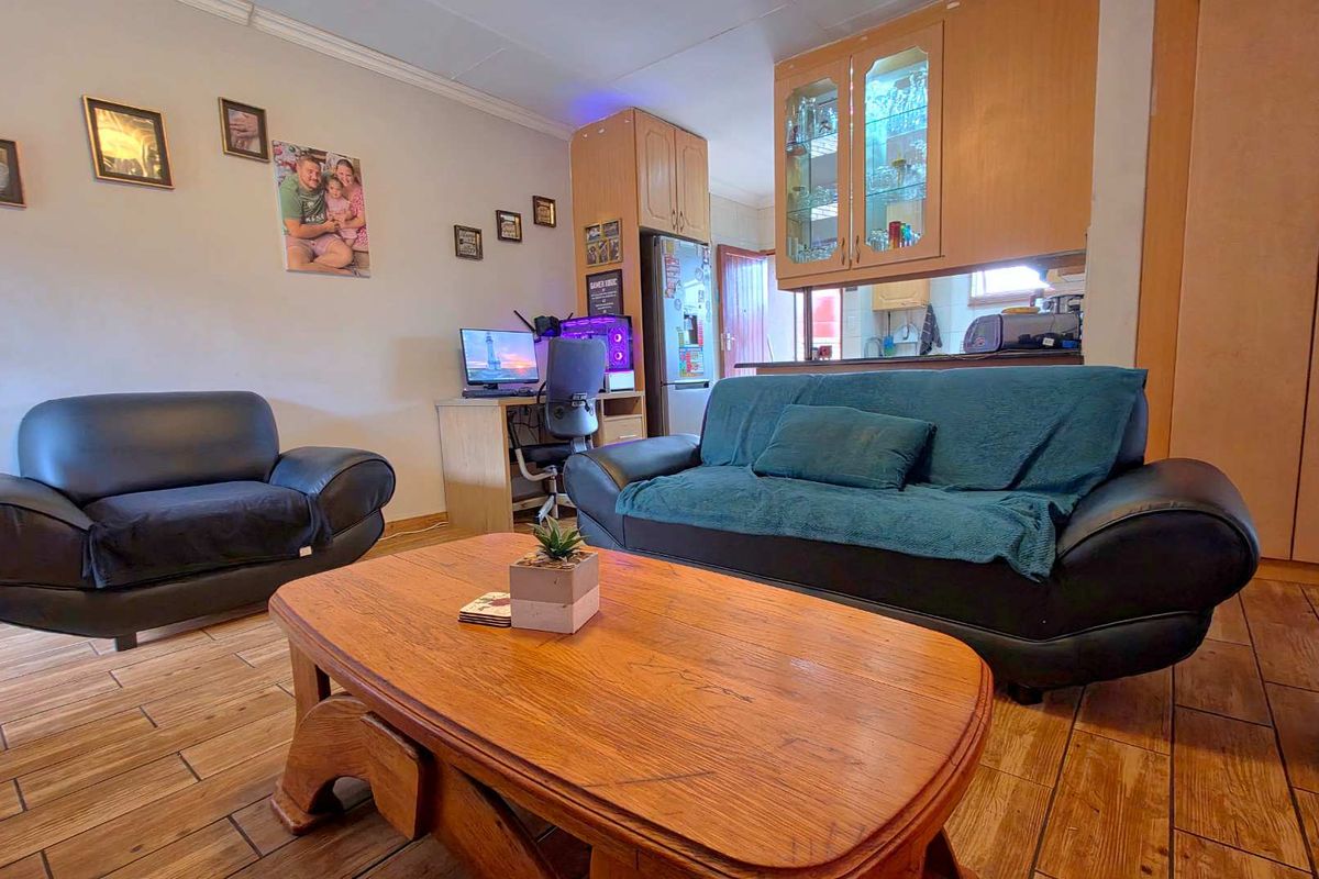 2 Bedroom Townhouse in Meyersdal - Photo 4