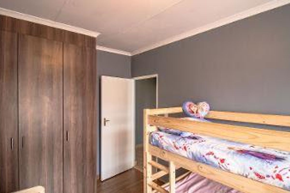 3 Bed House for Sale - Photo 5