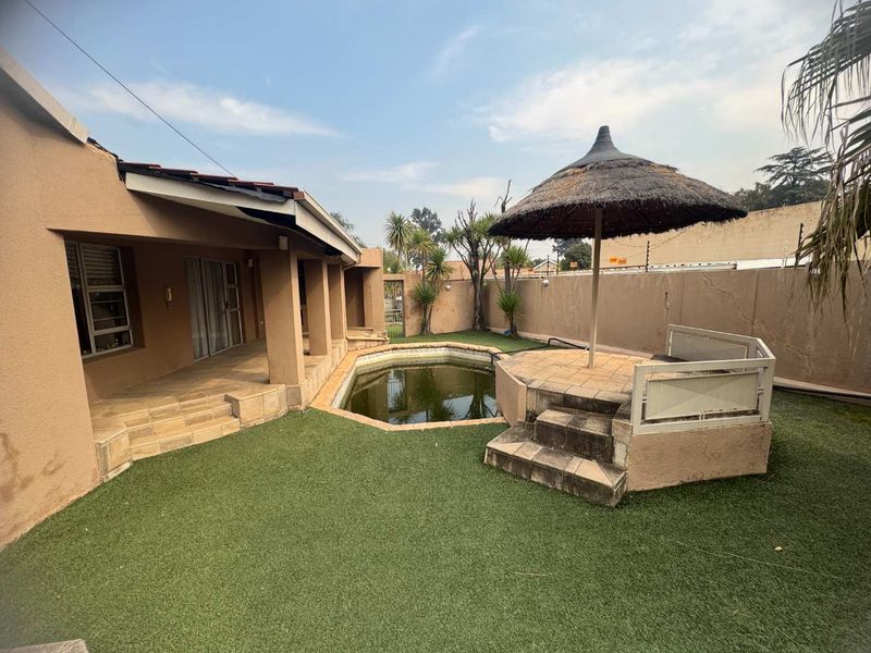 Family home for sale in Brackendowns - Photo 3