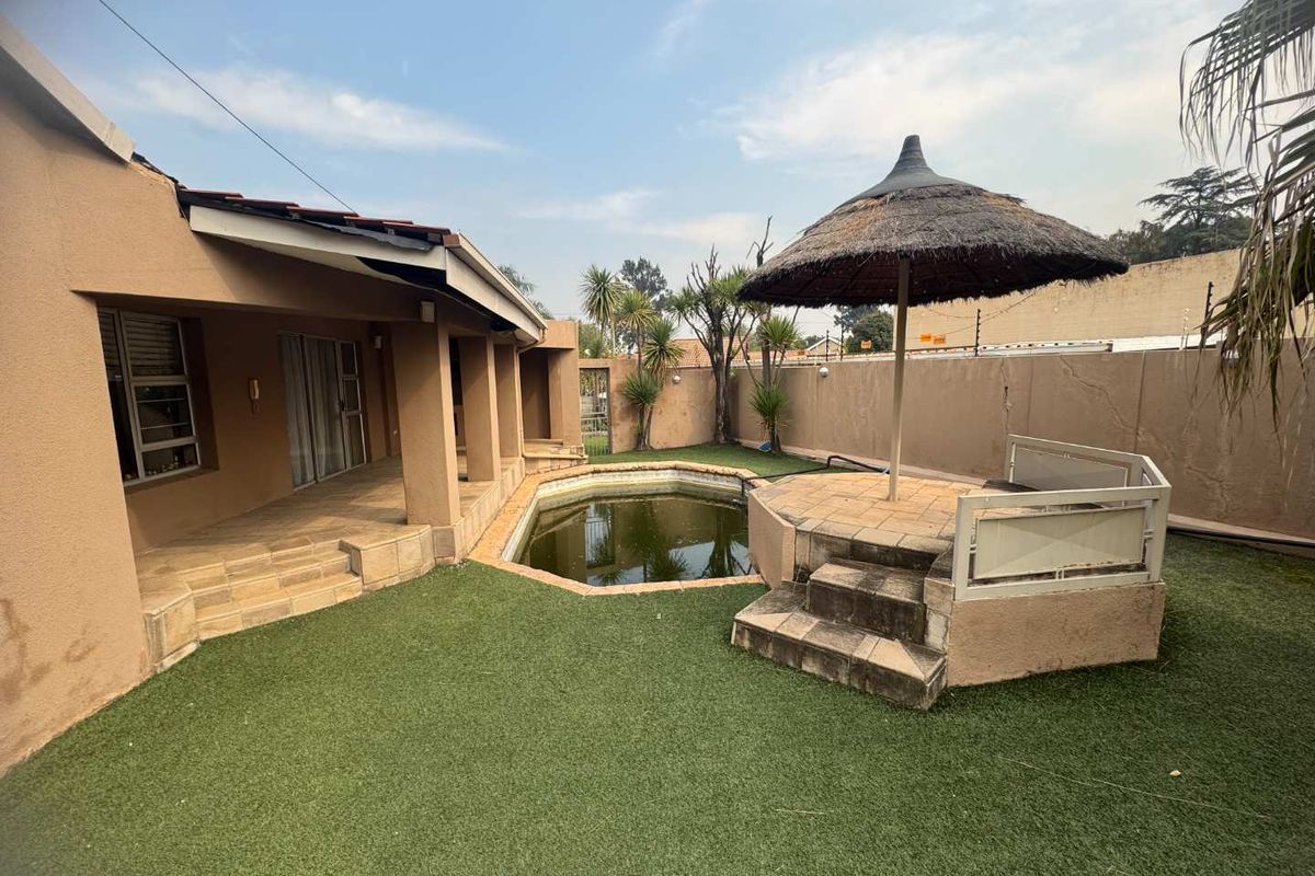 Family home for sale in Brackendowns - Photo 3
