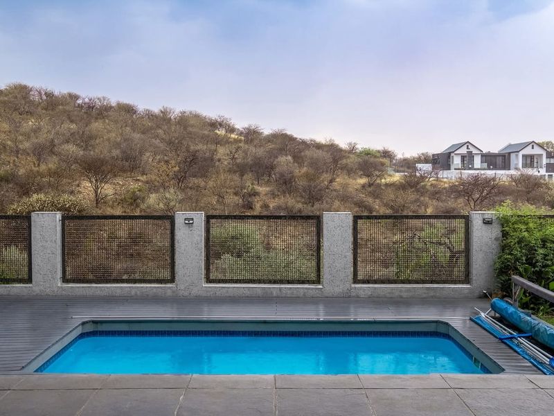 Contemporary Executive Retreat in Auasblick – Nature Views & Pool (House to Rent N$ 40 000) - Photo 5