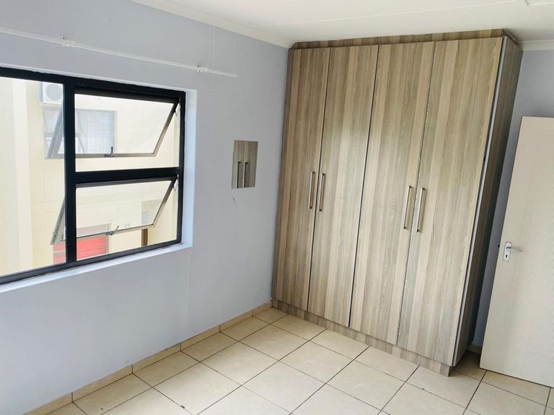 NEAT + WELL MAINTAINED DUPLEX TOWNHOUSE (CORNER UNIT) FOR SALE IN KLEINE KUPPE!!!  CC Registered - Photo 5