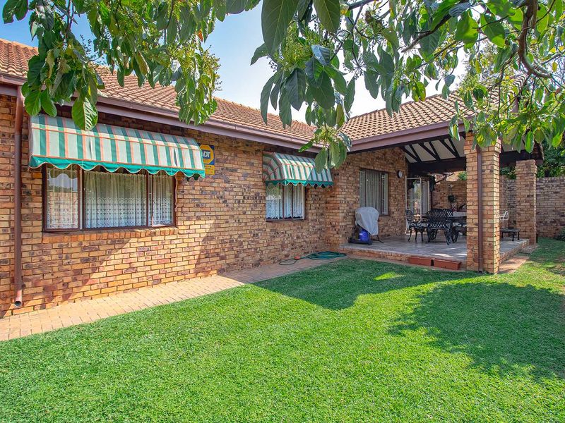 FULL TITLE IN SECURITY COMPLEX. - Photo 7