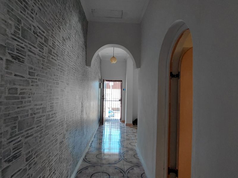 Large family home - Photo 8