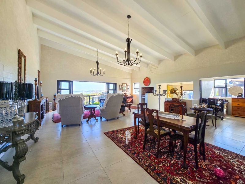 Secure estate living with spectacular views. - Photo 6