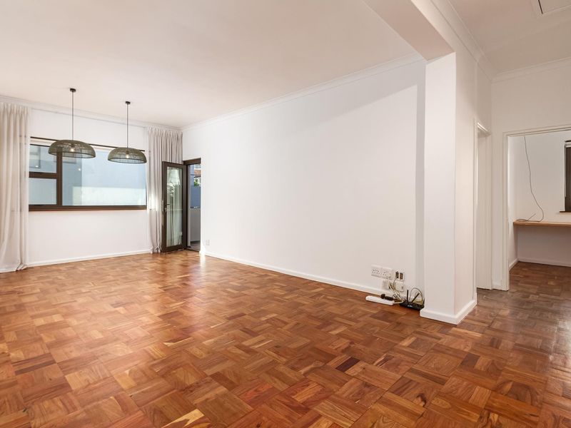 Modern Apartment In Sea Point - Photo 5