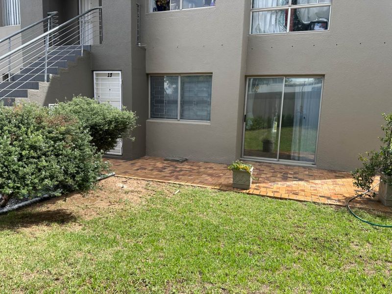 Spacious Ground Floor Apartment in Popular D'urban Place - Photo 3