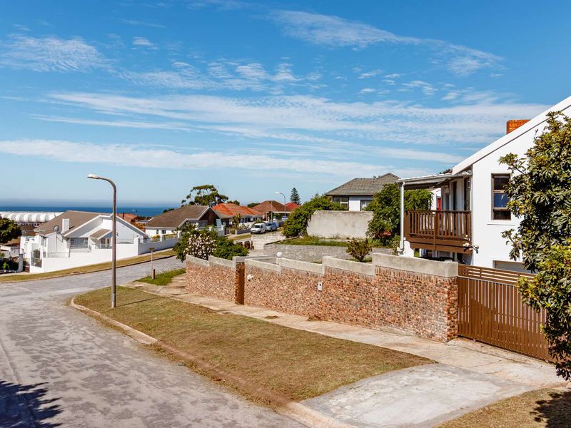 5 Bedroom House for Sale in Adcockvale - Photo 4