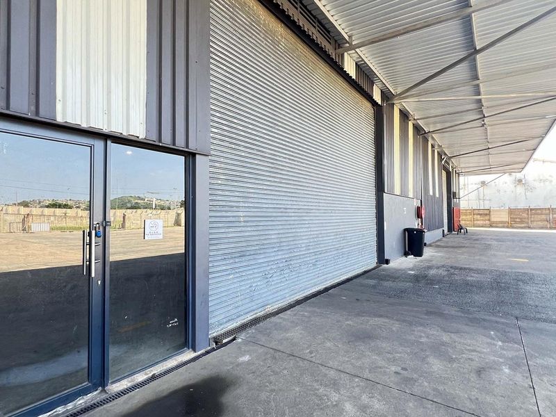 LARGE WAREHOUSE FOR SALE WITH YARD CLOSE TO FREEWAY - Photo 9