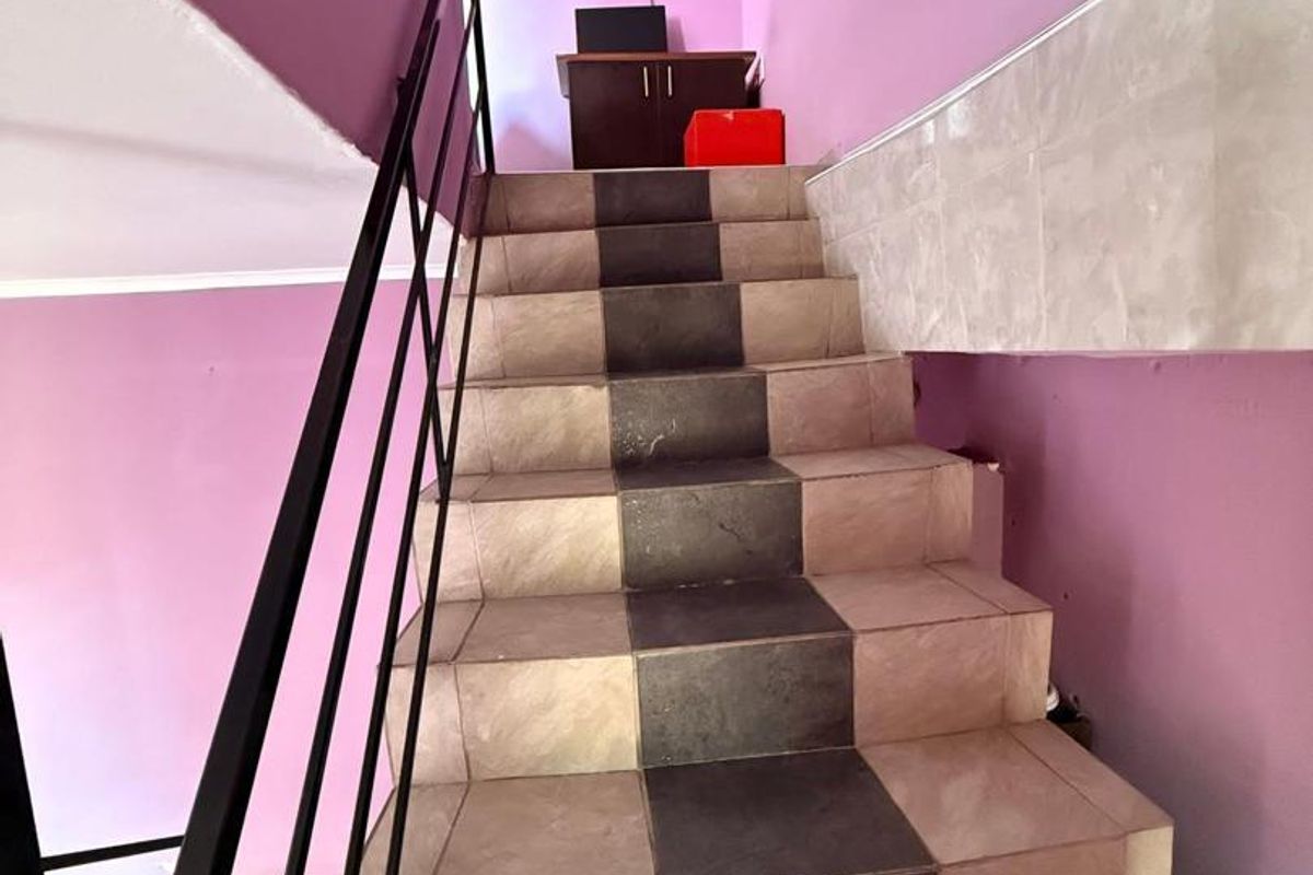 FOR SALE:4 bedrooms double story house plus 4 rental rooms for sale in Mondesa, Swakopmund , Selling price N$1270,000 cost included. Perfect for investment. - Photo 5