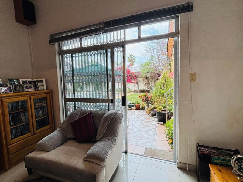 Family Home For Sale | Ludwigsdorf | N$8 450 000 - Photo 5