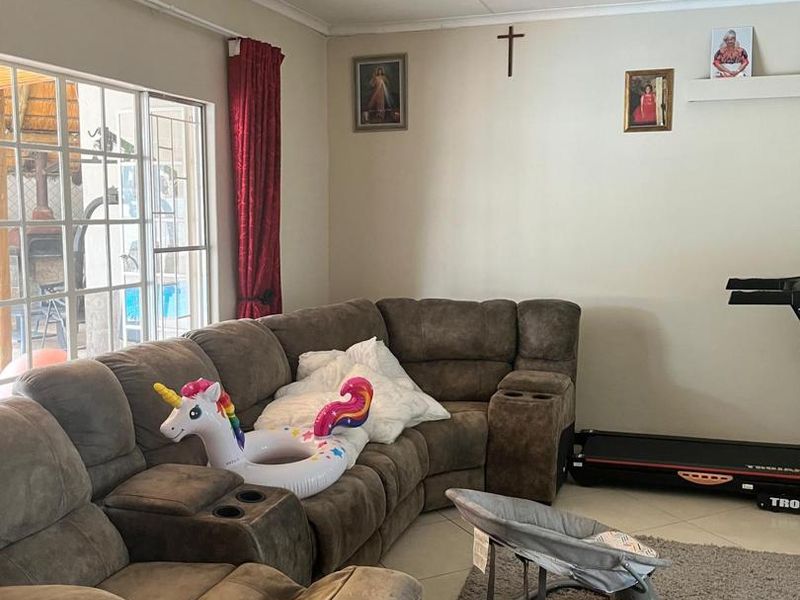 3-Bedroom House For Sale - Photo 2