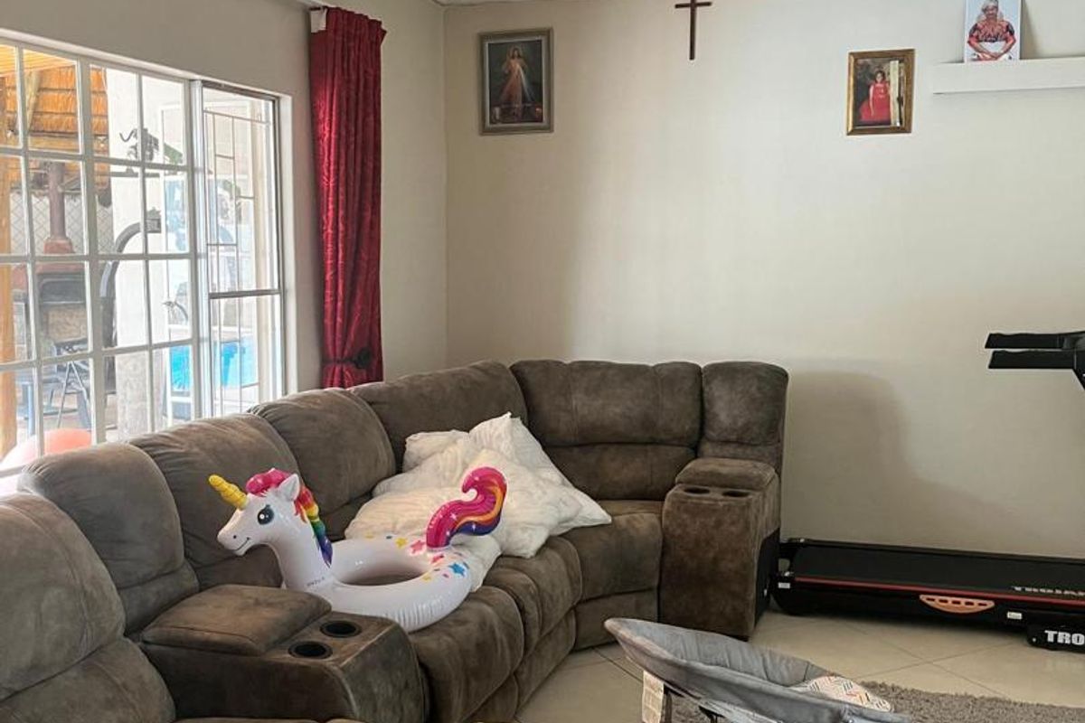 3-Bedroom House For Sale - Photo 2