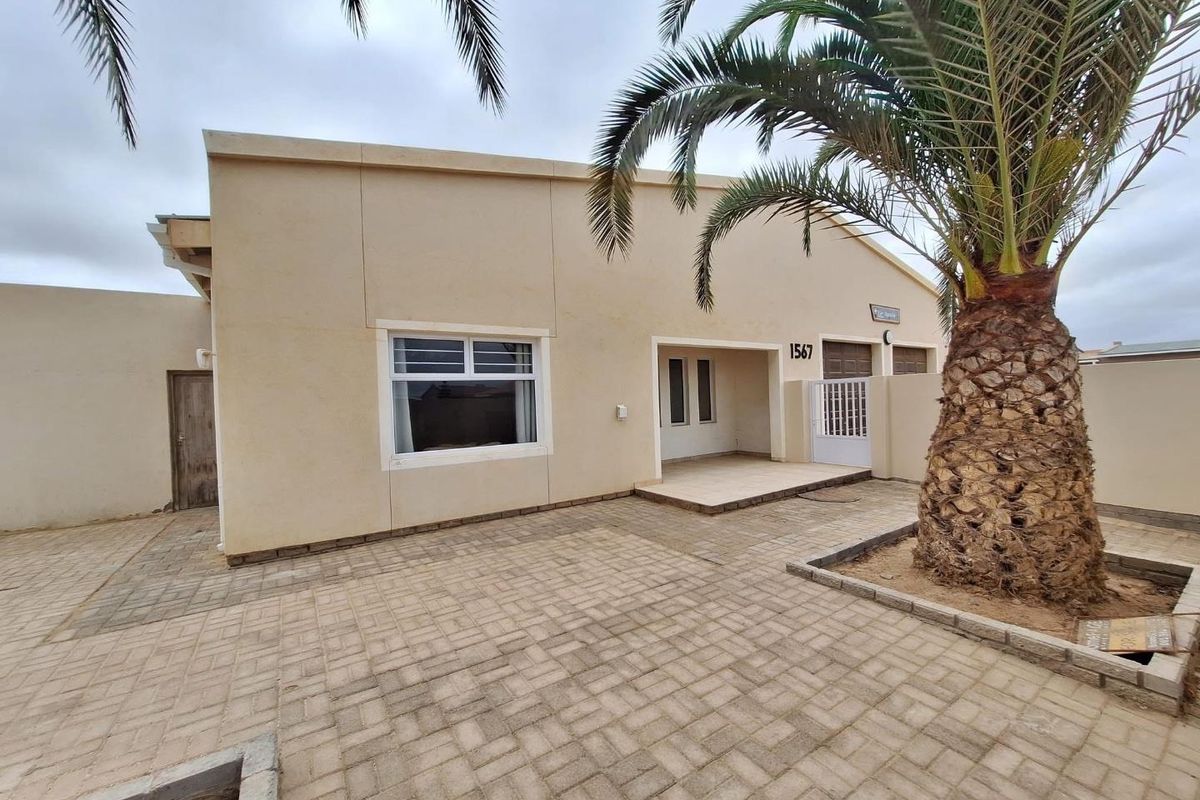 Henties Bay- For Sale- N$1 695 000 - Photo 4