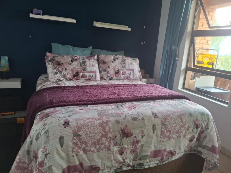 Secure solar powered two bedroom home featuring a built-in braai - Photo 9